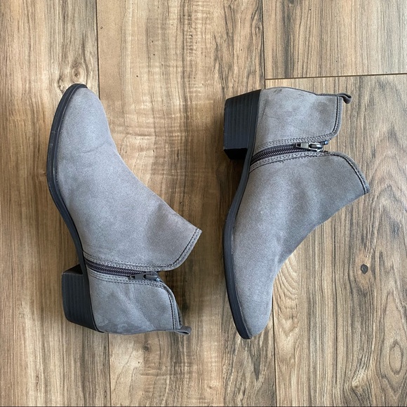 [ Sold ] Just Fab Grey Booties, Size 8 Wide - Picture 4 of 7